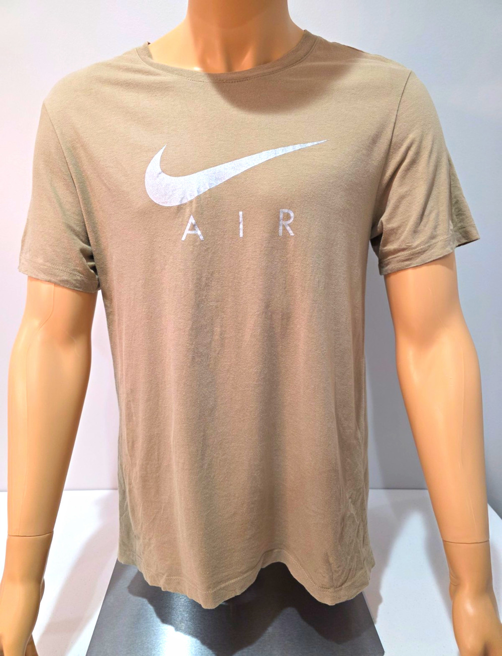 Nike Air Mens T Shirt Medium Tan Taupe Silver Swoosh Logo The Nike Tee